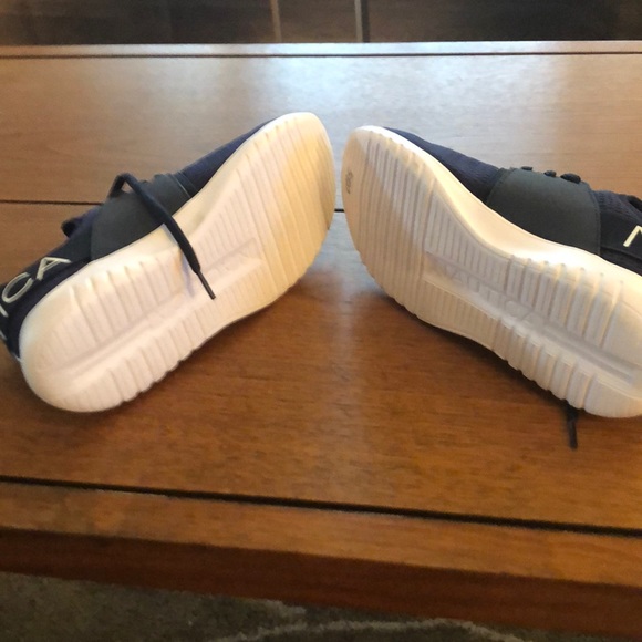 Nautica sneakers 👟 NWT.  FLASH SALE - Picture 4 of 7
